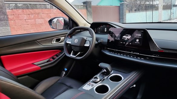 Аренда автомобиля Changan UNI S в Санкт-Петербурге
